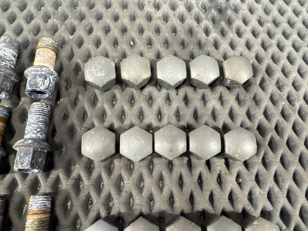 Комплект колесных болтов, 3340 рублей, Красноярск