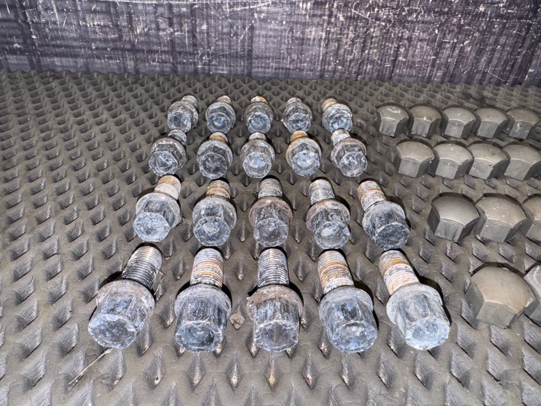 Комплект колесных болтов, 3340 рублей, Красноярск