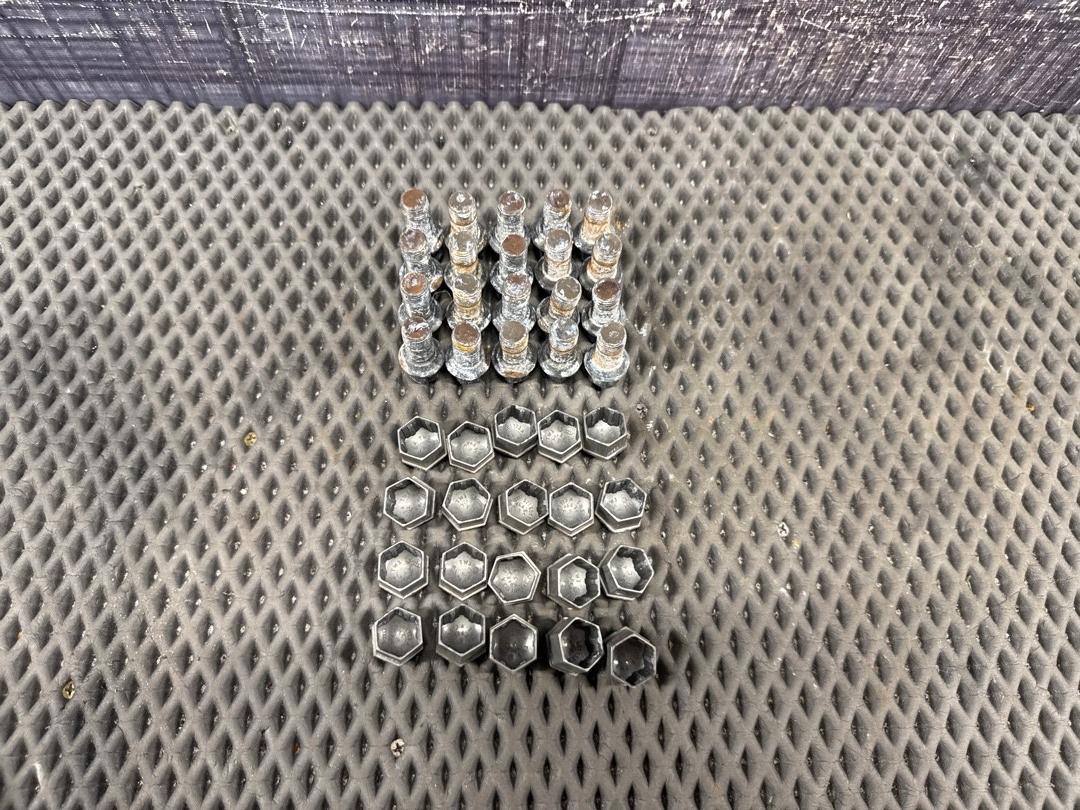 Комплект колесных болтов, 3340 рублей, Красноярск