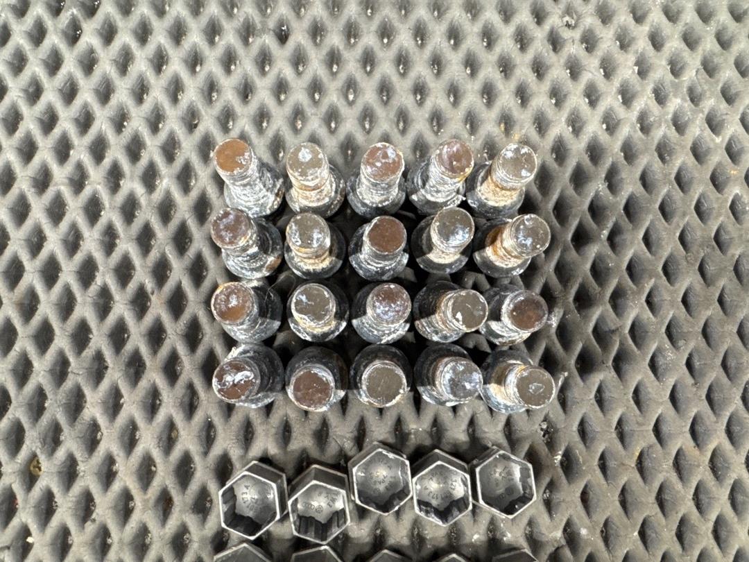 Комплект колесных болтов, 3340 рублей, Красноярск