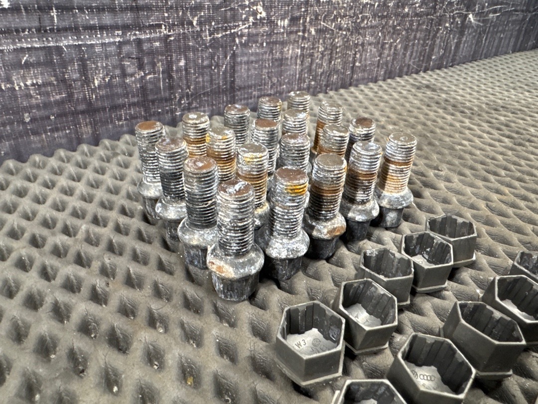 Комплект колесных болтов, 3340 рублей, Красноярск