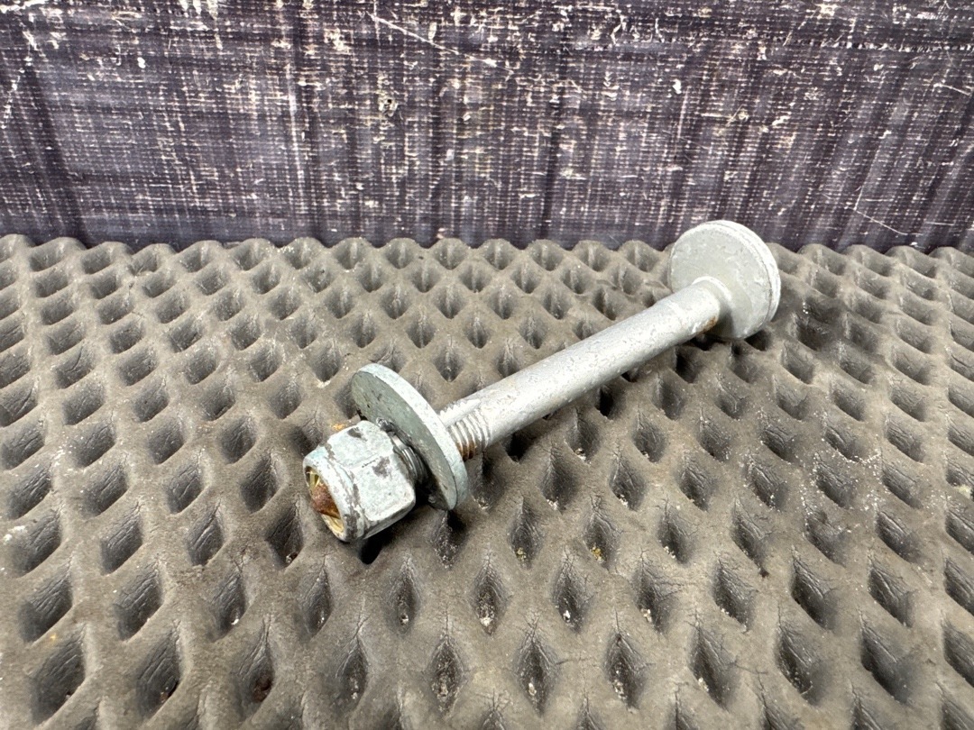 Болт развальный, 820 рублей, Красноярск