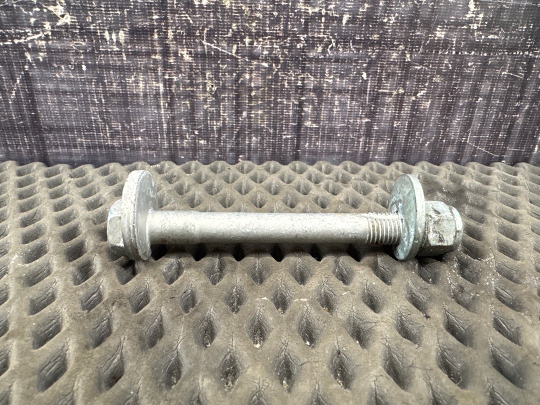 Болт развальный, 820 рублей, Красноярск