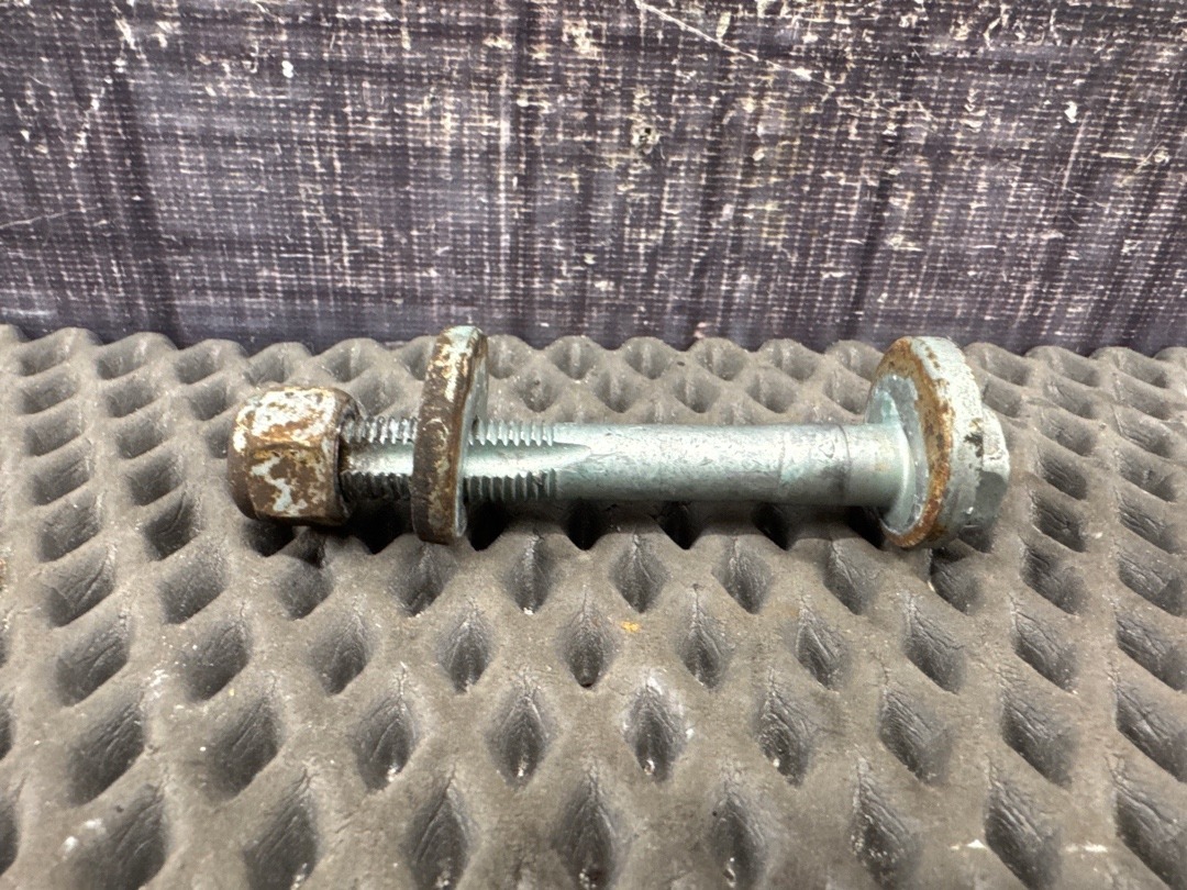 Болт развальный, 820 рублей, Красноярск