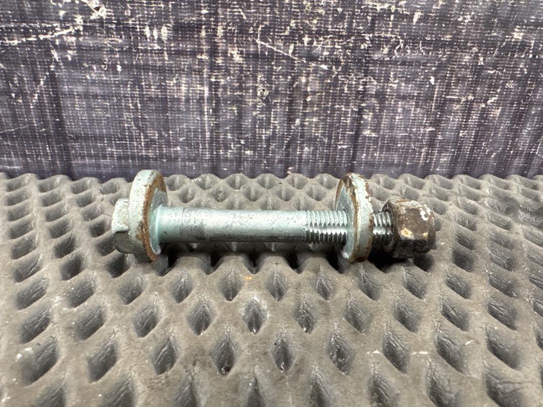 Болт развальный, 820 рублей, Красноярск