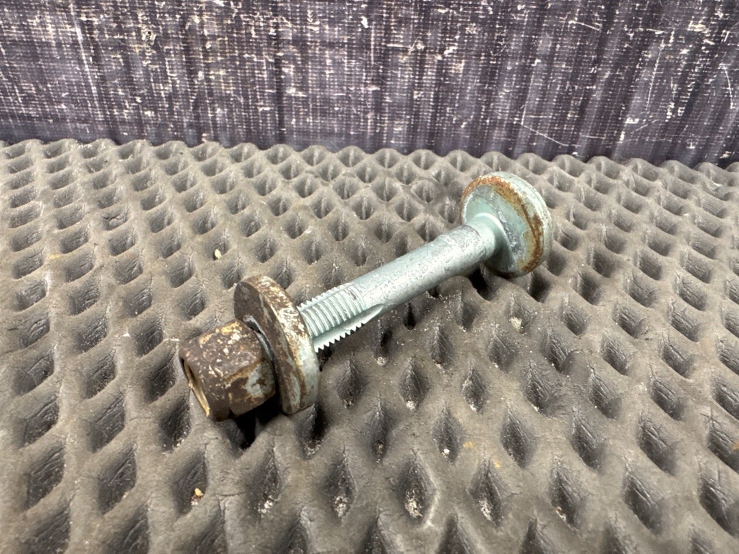 Болт развальный, 820 рублей, Красноярск