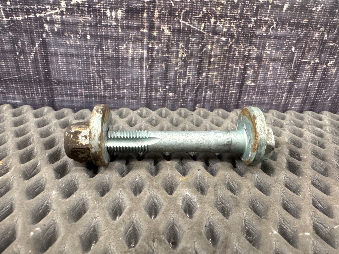 Болт развальный, 820 рублей, Красноярск