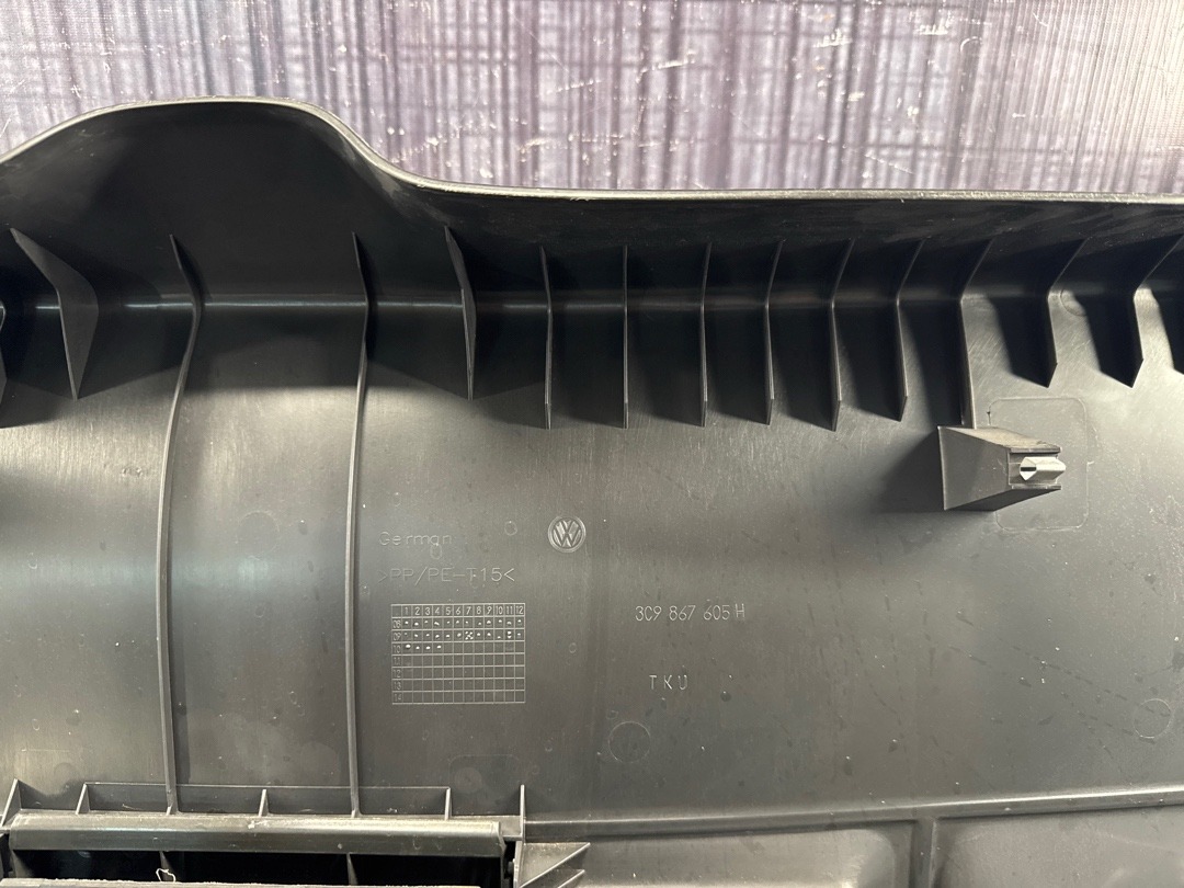 Обшивка крышки багажника, 1680 рублей, Красноярск