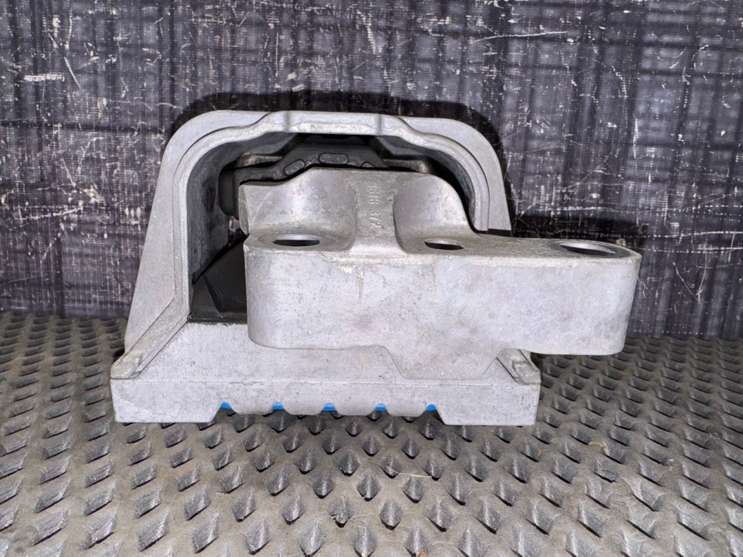 Подушка двигателя, 3730 рублей, Красноярск