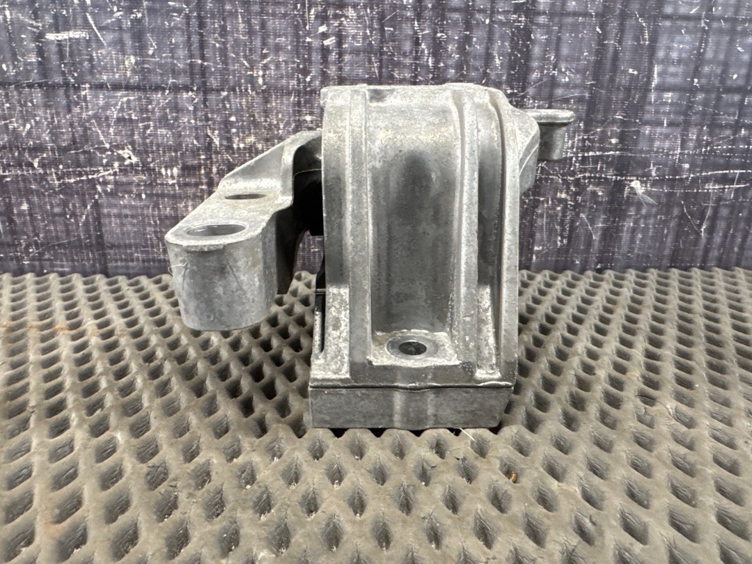 Подушка двигателя, 3730 рублей, Красноярск