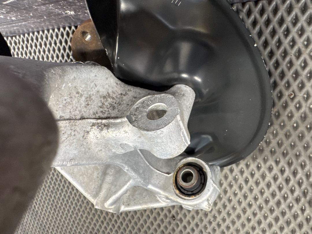 Поворотный кулак, 3430 рублей, Красноярск