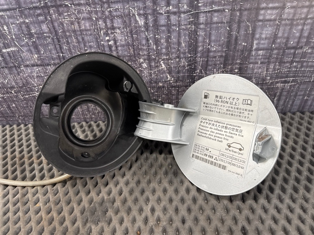 Лючок бензобака, 2630 рублей, Красноярск