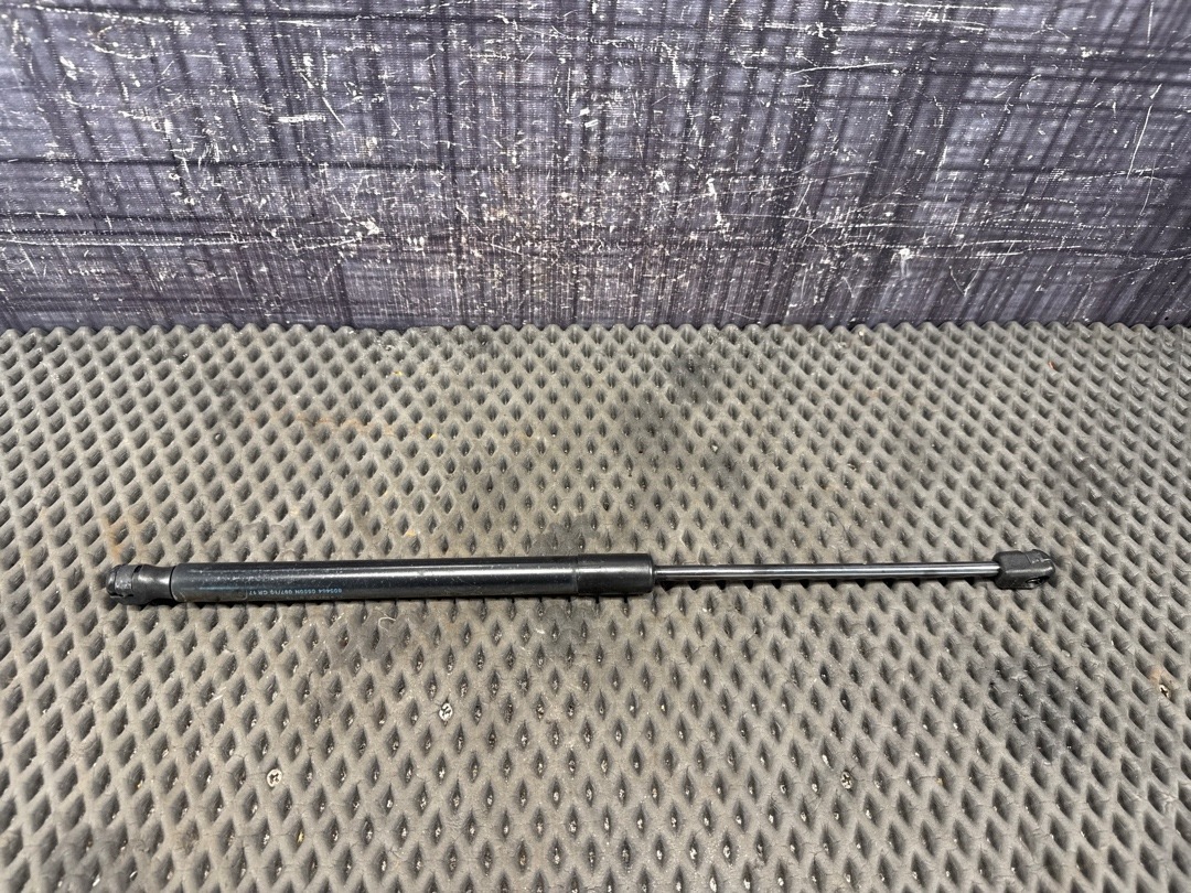 Амортизатор багажника, 880 рублей, Красноярск