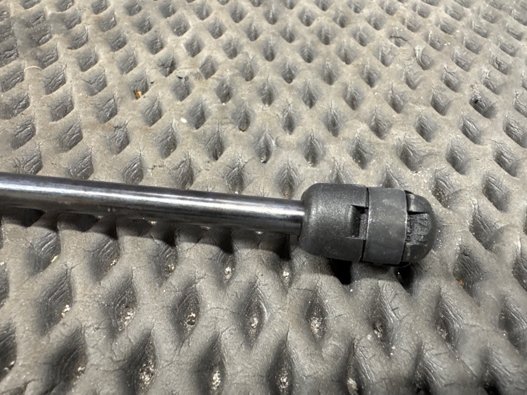 Амортизатор багажника, 880 рублей, Красноярск