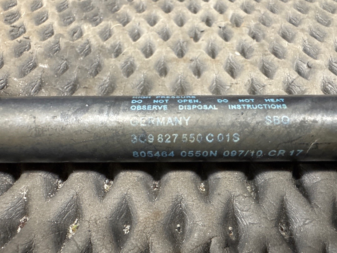 Амортизатор багажника, 880 рублей, Красноярск