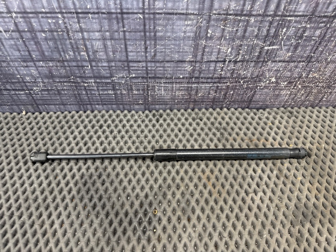 Амортизатор багажника, 880 рублей, Красноярск