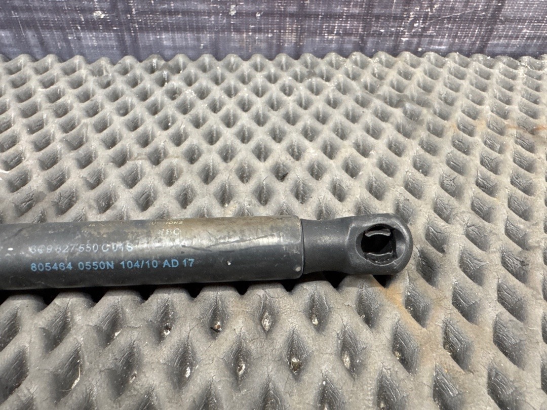 Амортизатор багажника, 880 рублей, Красноярск