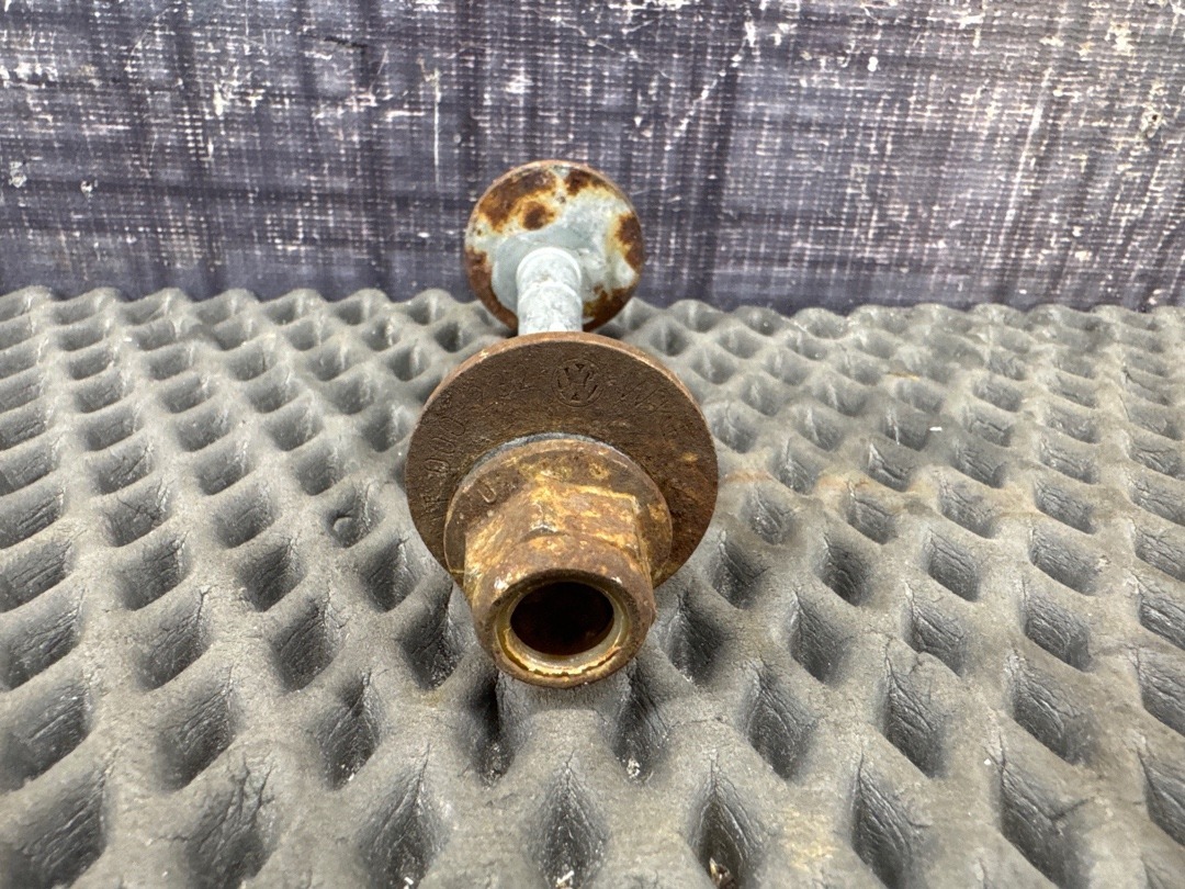 Болт развальный, 710 рублей, Красноярск