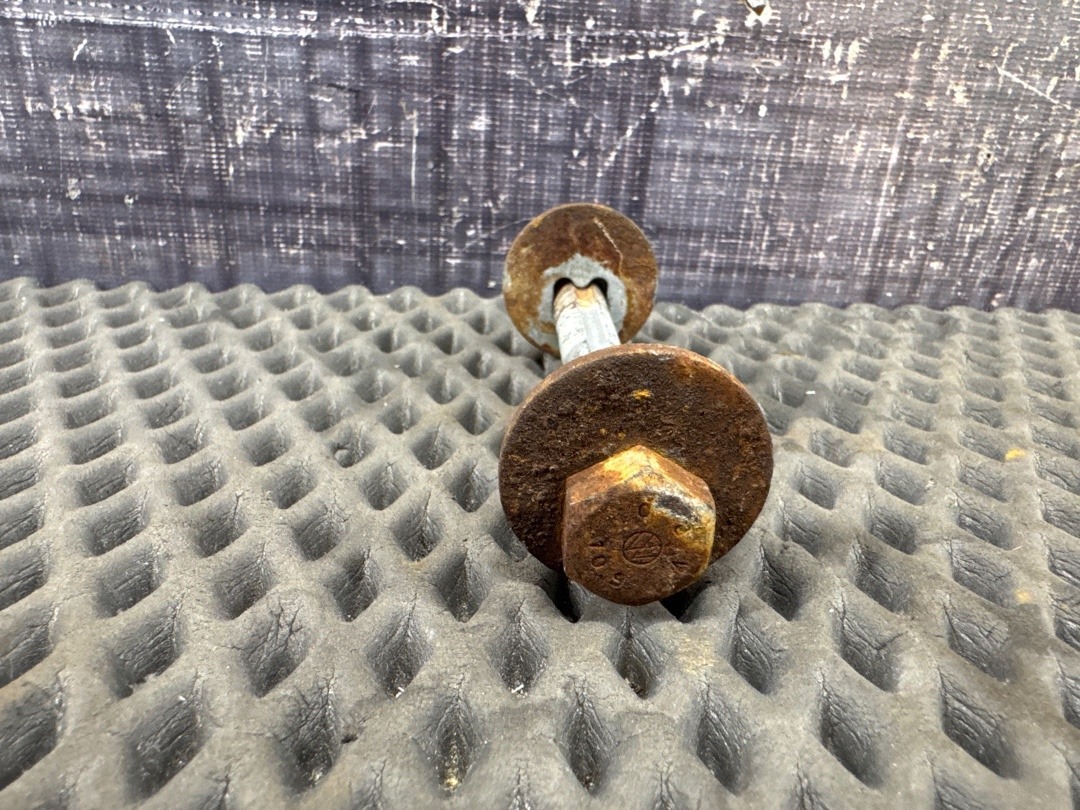 Болт развальный, 710 рублей, Красноярск