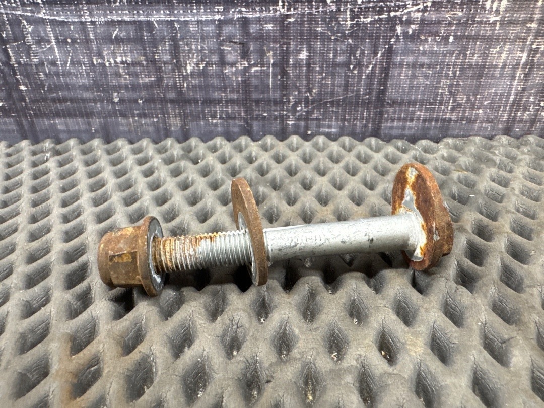 Болт развальный, 710 рублей, Красноярск