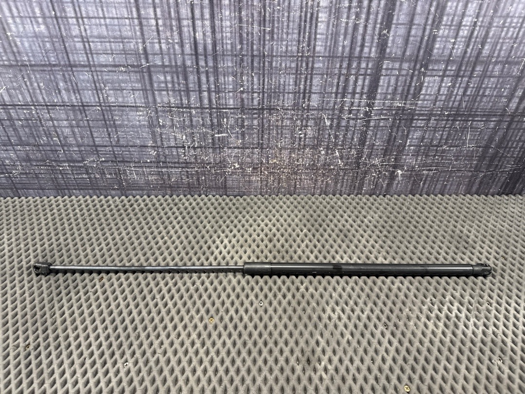 Амортизатор капота, 1210 рублей, Красноярск