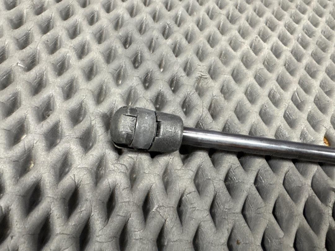 Амортизатор капота, 1210 рублей, Красноярск