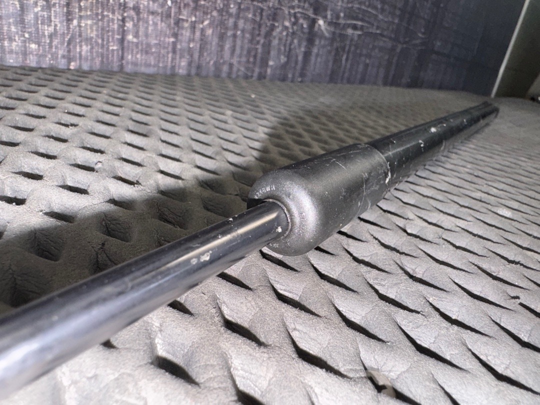 Амортизатор капота, 1210 рублей, Красноярск