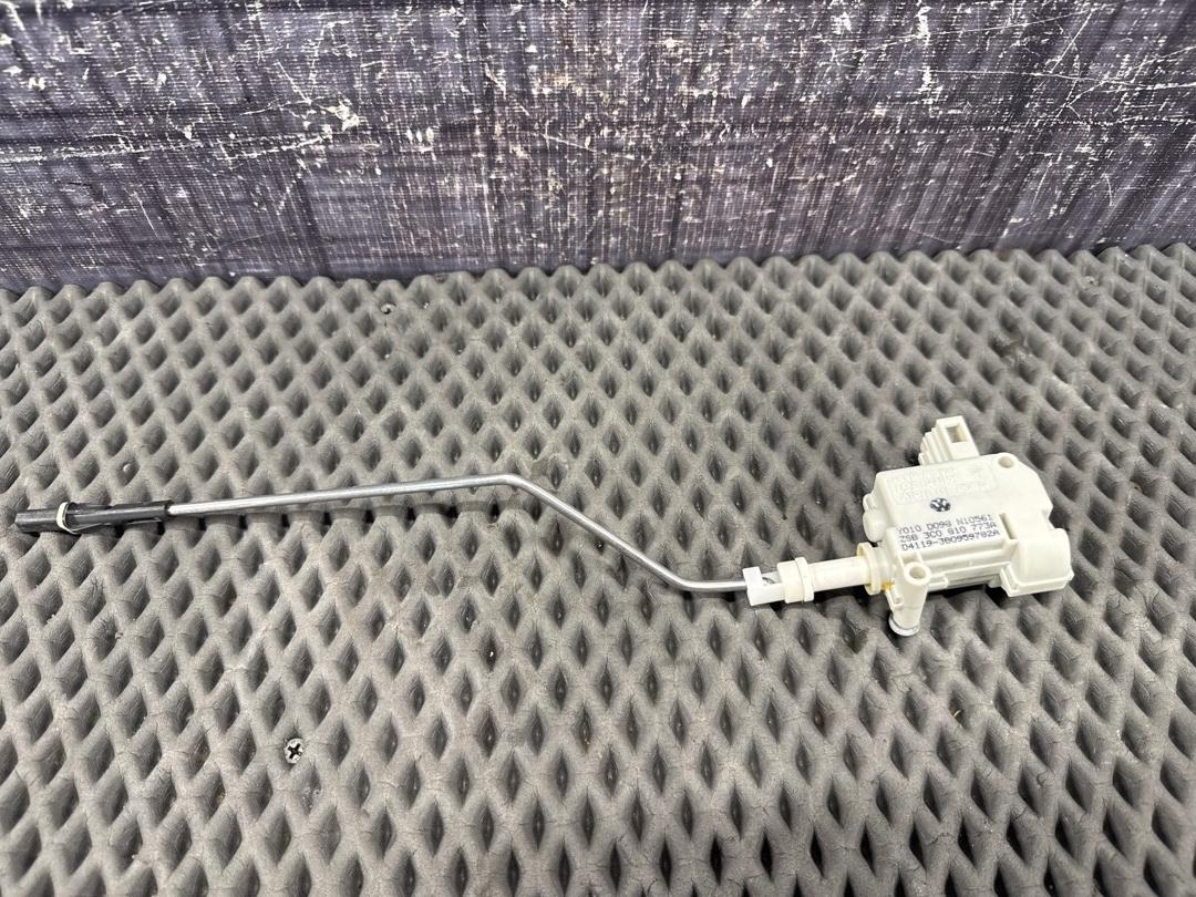 Замок лючка бензобака, 1420 рублей, Красноярск