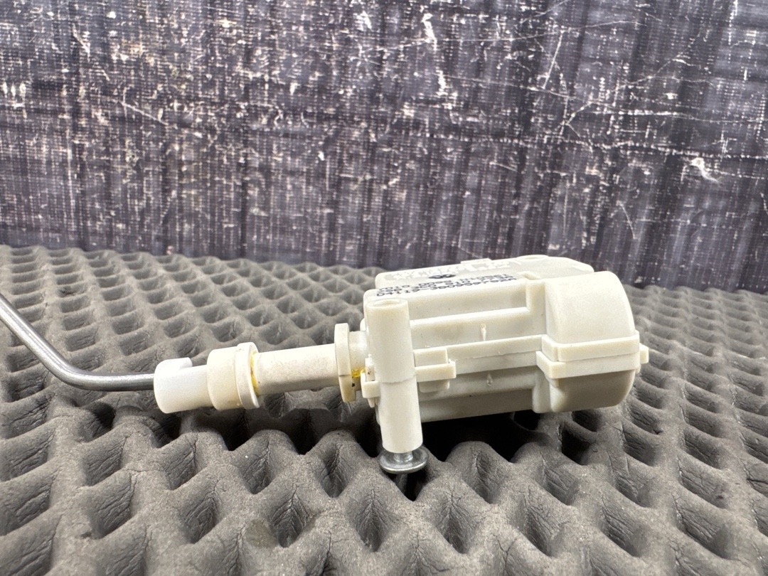 Замок лючка бензобака, 1420 рублей, Красноярск