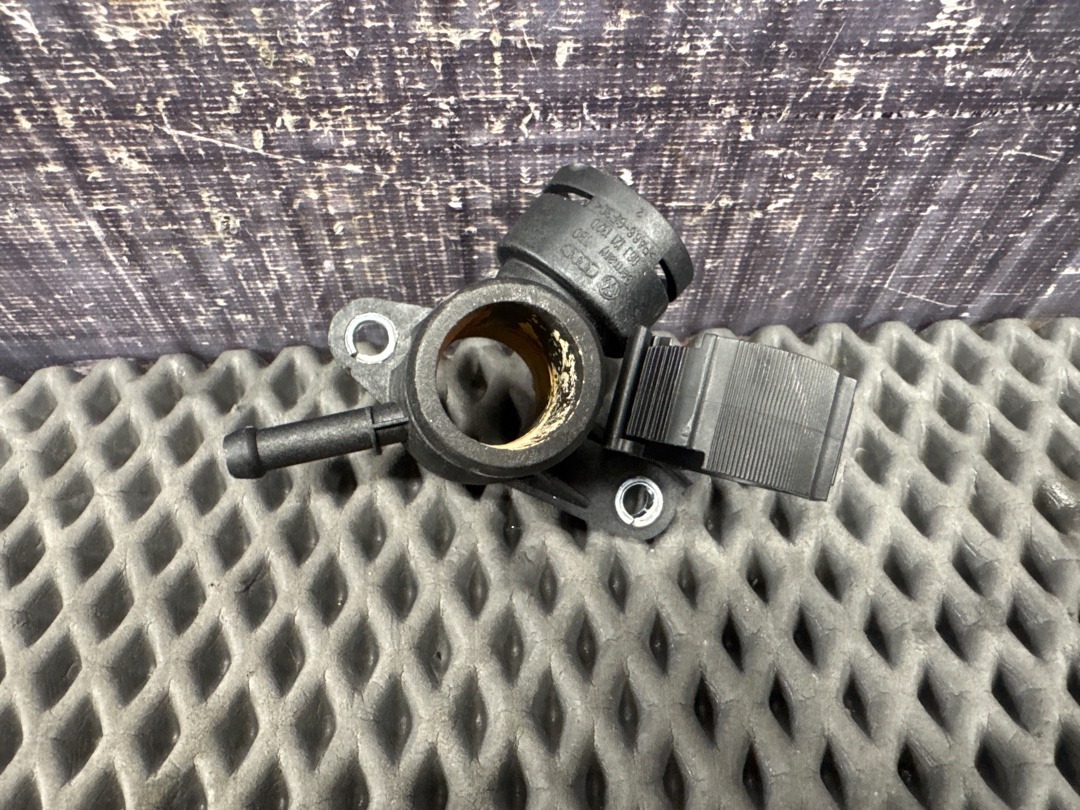 Фланец системы охлаждения, 1360 рублей, Красноярск