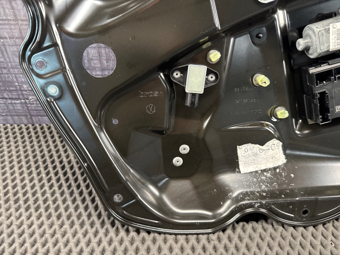 Стеклоподъемник, 2860 рублей, Красноярск