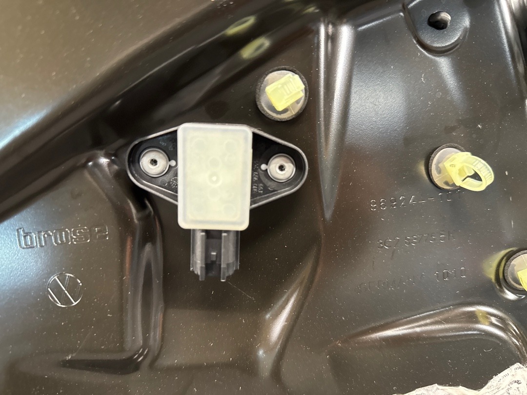 Стеклоподъемник, 2860 рублей, Красноярск