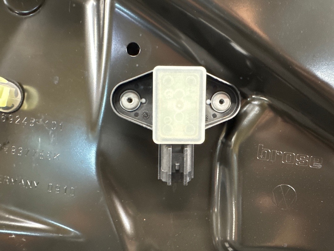 Стеклоподъемник, 2860 рублей, Красноярск