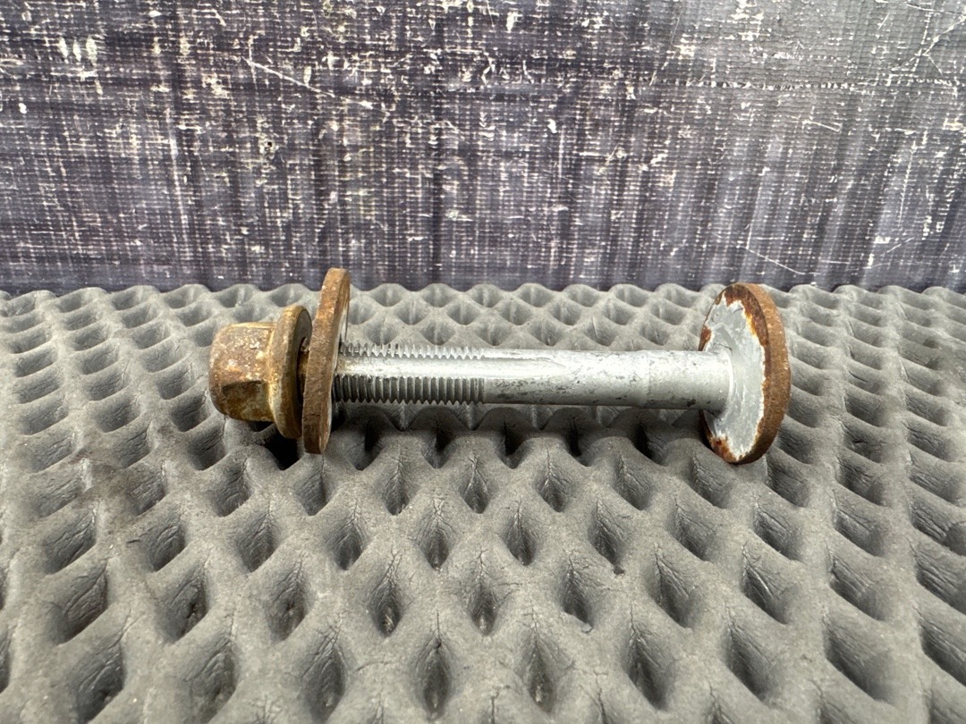 Болт развальный, 300 рублей, Красноярск