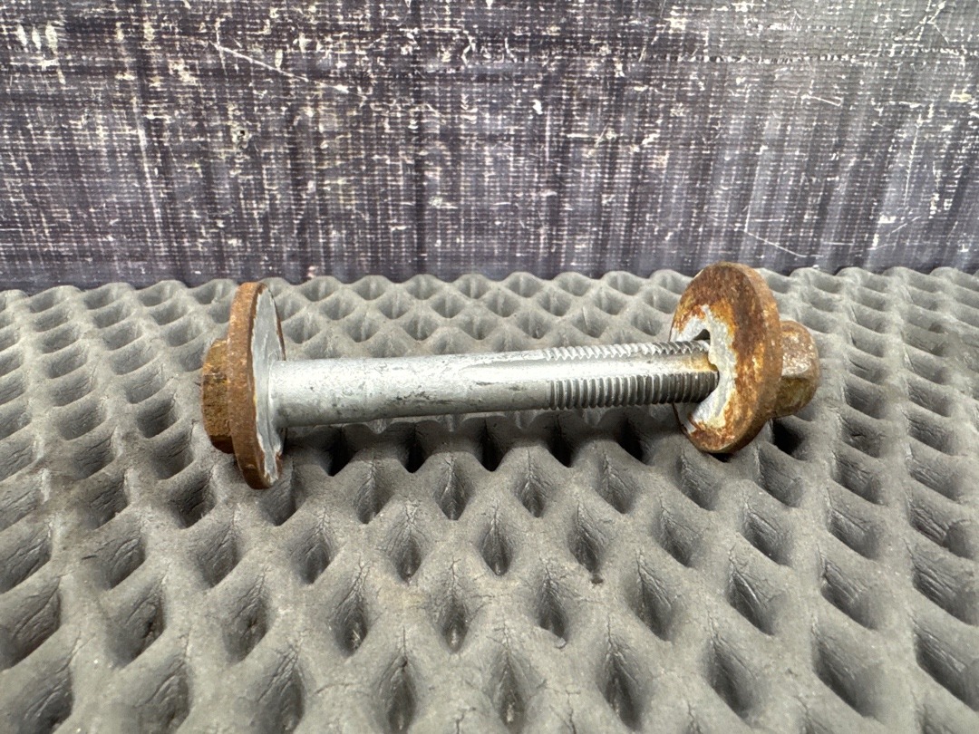 Болт развальный, 300 рублей, Красноярск