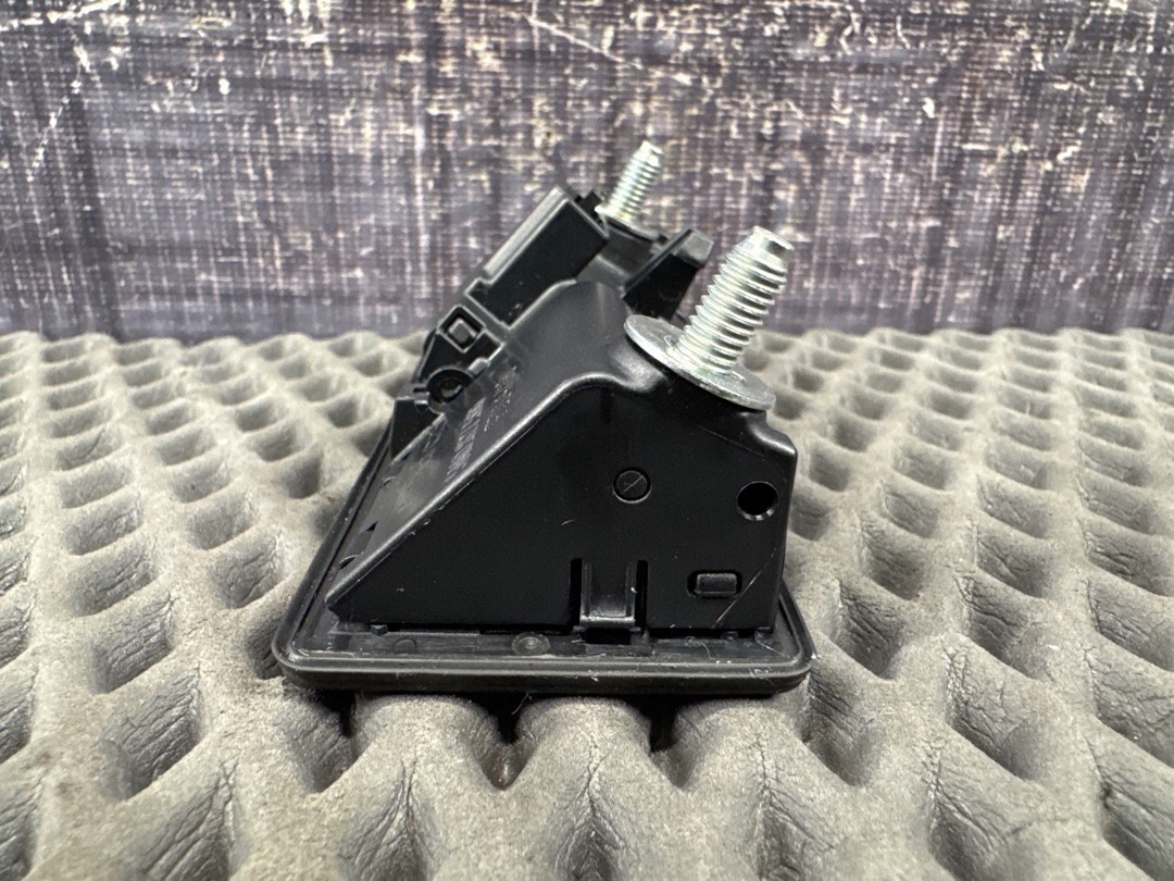 Кнопка открывания багажника, 1860 рублей, Красноярск