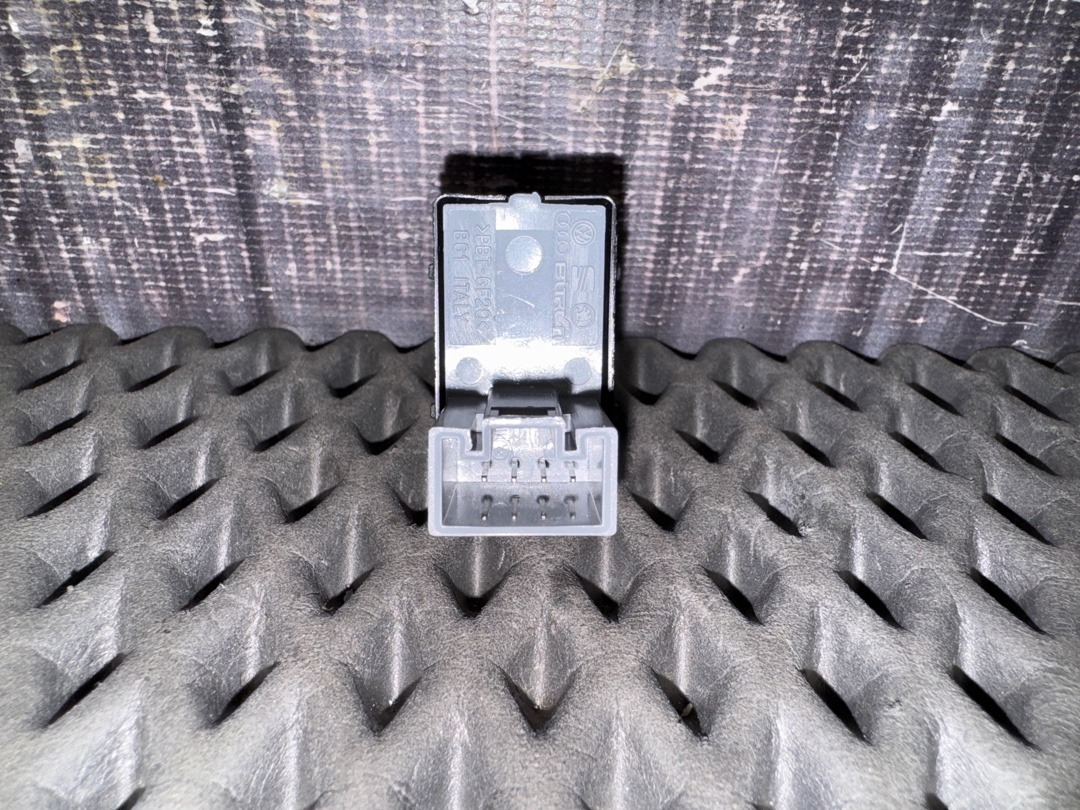 Кнопка стеклоподъемника, 730 рублей, Красноярск