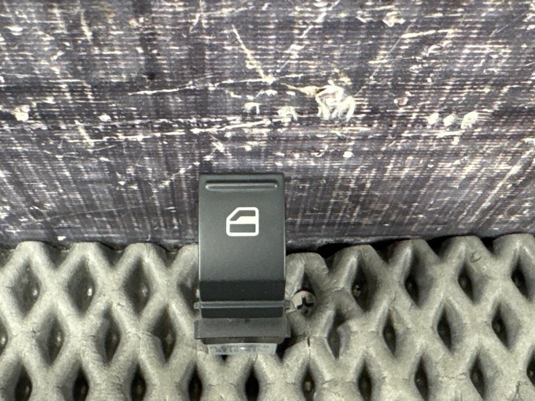 Кнопка стеклоподъемника, 730 рублей, Красноярск