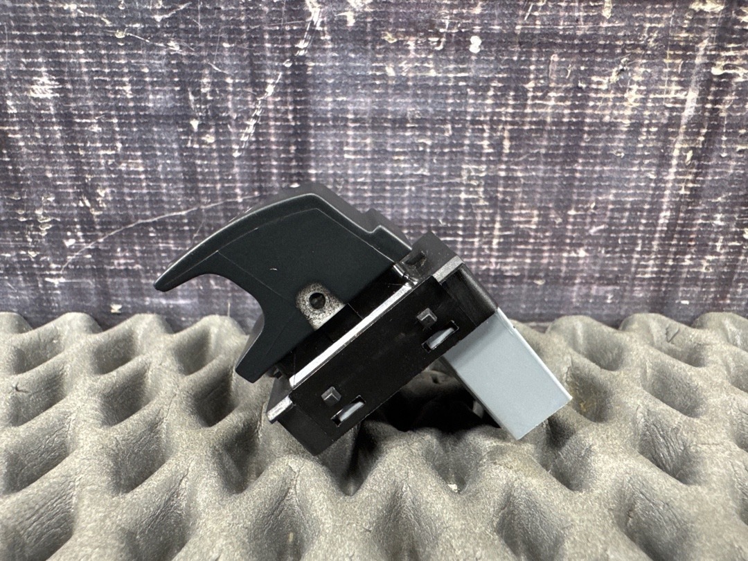 Кнопка стеклоподъемника, 730 рублей, Красноярск