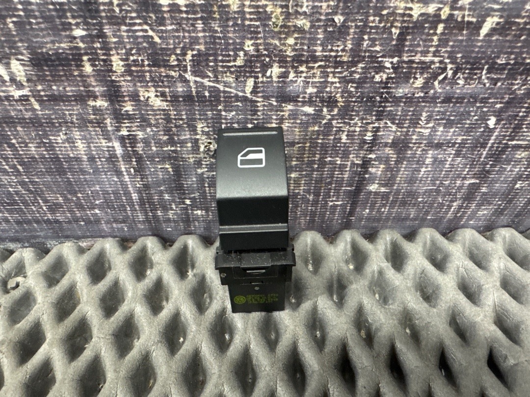 Кнопка стеклоподъемника, 730 рублей, Красноярск