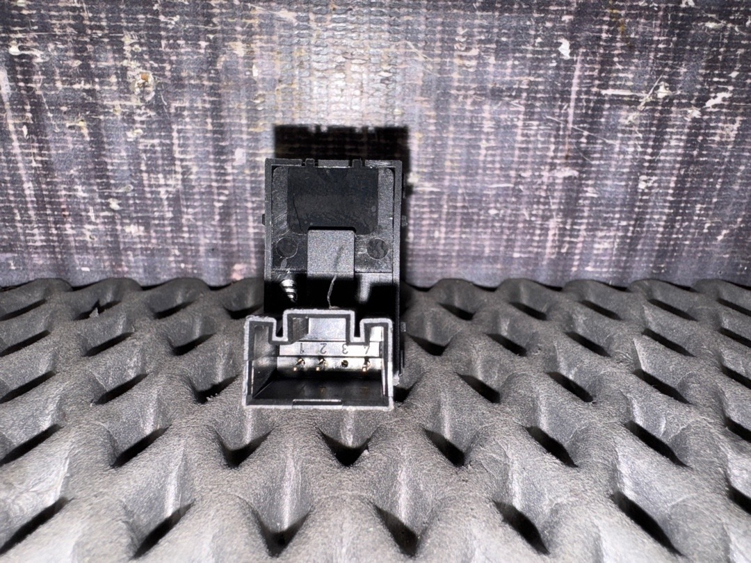 Кнопка стеклоподъемника, 730 рублей, Красноярск