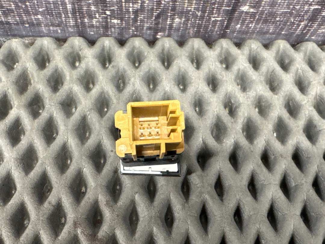 Кнопка Auto-Hold, 780 рублей, Красноярск