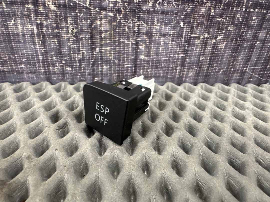 Кнопка ESP, 970 рублей, Красноярск