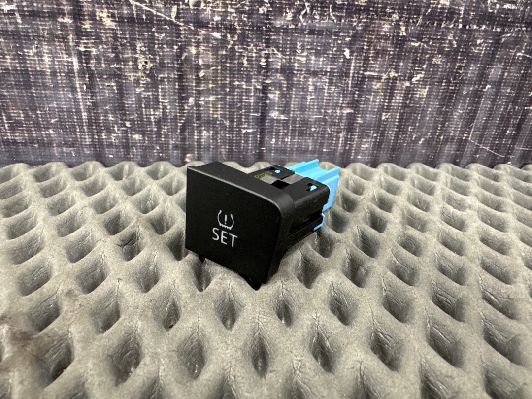 Кнопка салона, 720 рублей, Красноярск