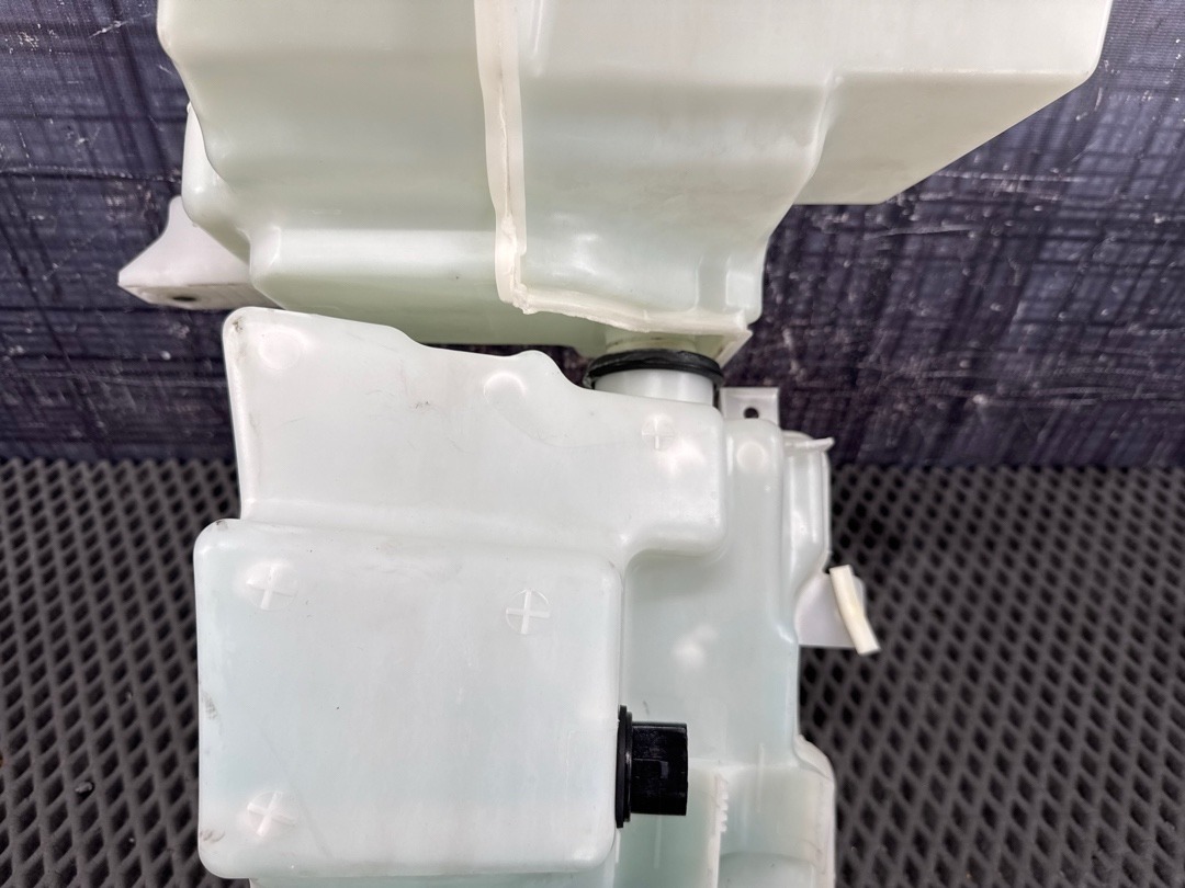 Бачок омывателя, 3370 рублей, Красноярск