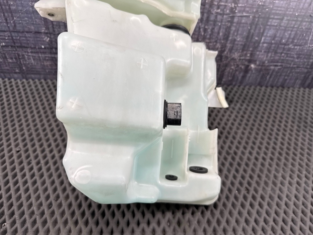 Бачок омывателя, 3370 рублей, Красноярск