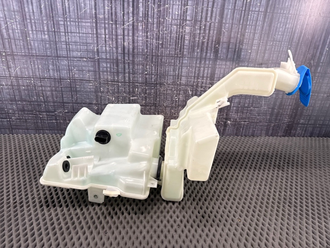 Бачок омывателя, 3370 рублей, Красноярск