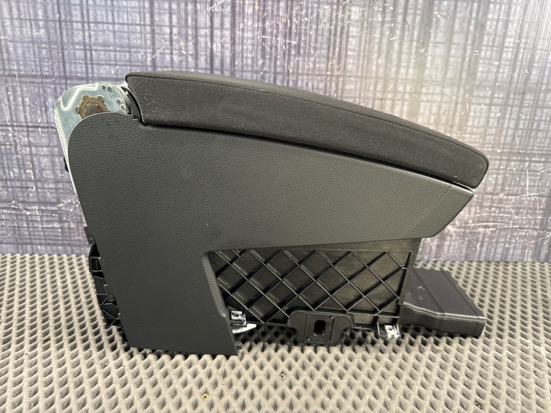 Подлокотник, 4210 рублей, Красноярск