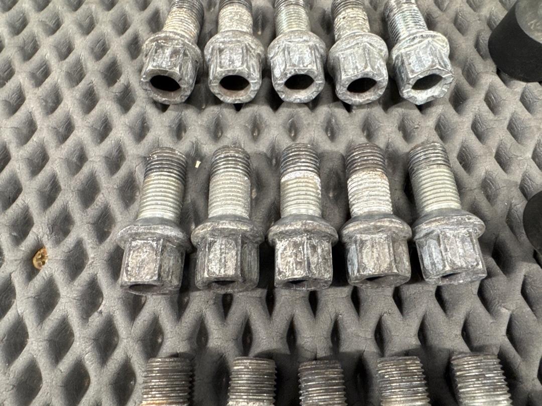 Комплект колесных болтов, 3720 рублей, Красноярск