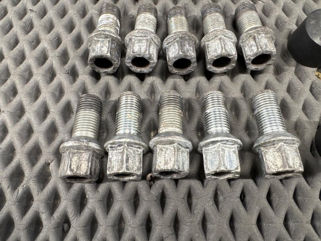 Комплект колесных болтов, 3720 рублей, Красноярск